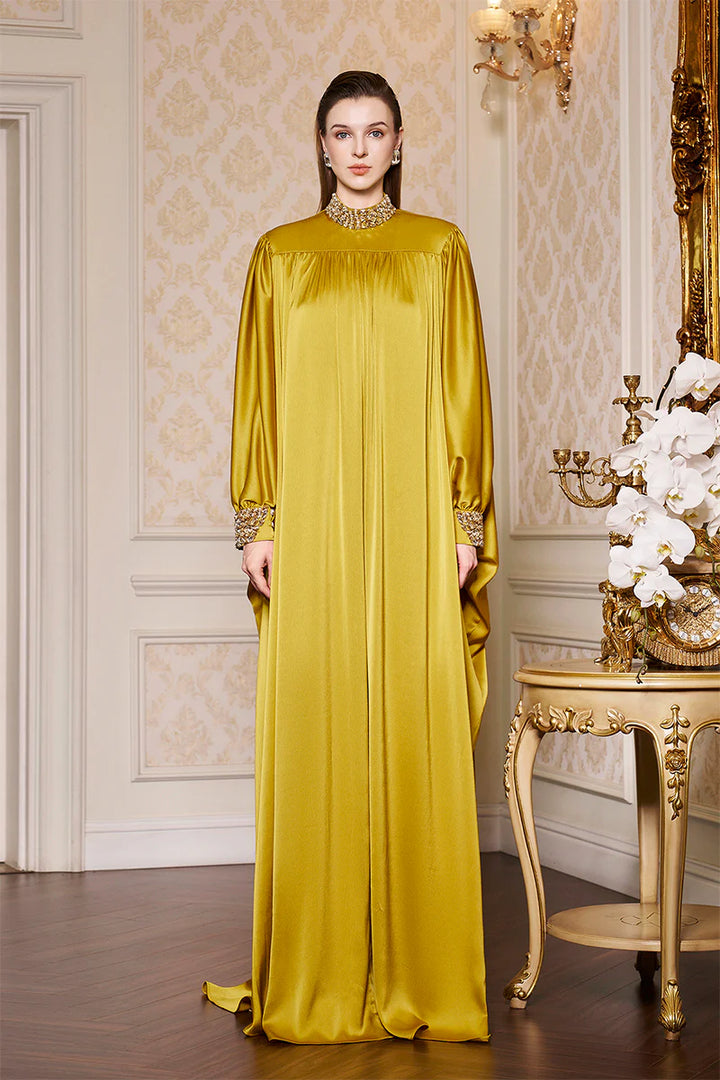 فستان قفطان منسدلة برقبة عالية وأساور مزينة – أورورا