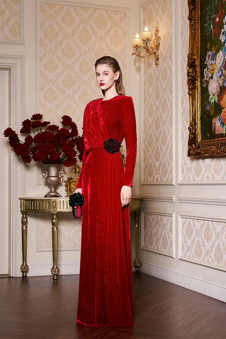 فستان مخملي منسدل بخصر مزخرف – سكارليت