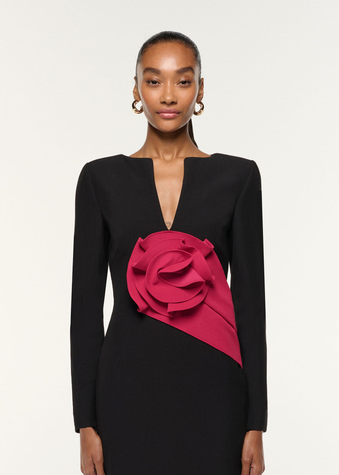 فستان عمودي بأكمام طويلة مع تطريز وردة منحوتة – روزاليا