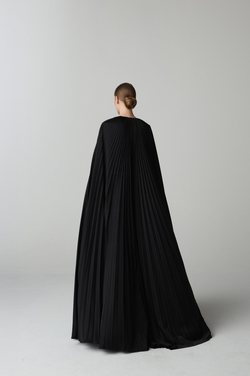 Cross-neck cape evening gown – NOIRIS