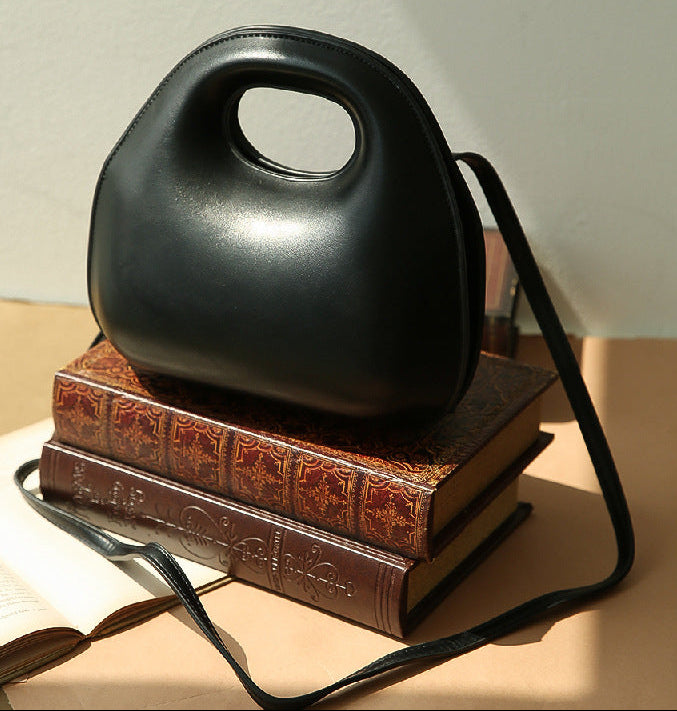 geweven rieten draagtas met dubbele leren handvatten – LÉONIE 