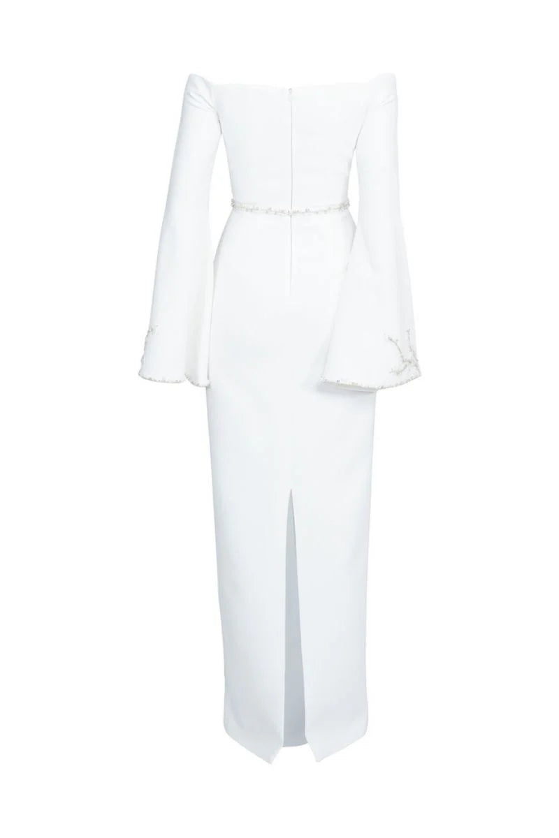 فستان عمودي مكشوف الكتفين بأكمام واسعة مزخرفة – عاجي