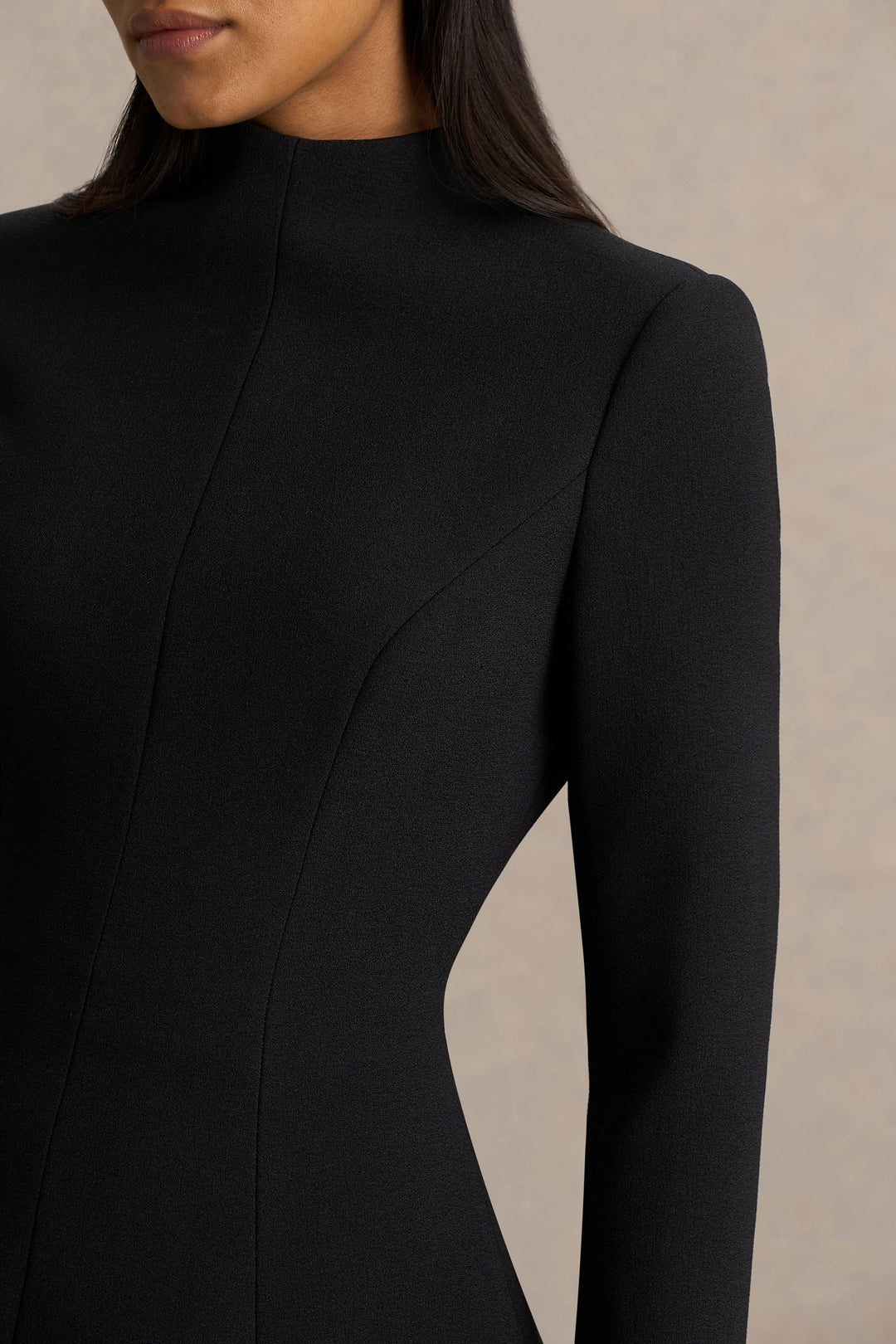 فستان منظم بأكمام طويلة وخصر منحوت – أورورا