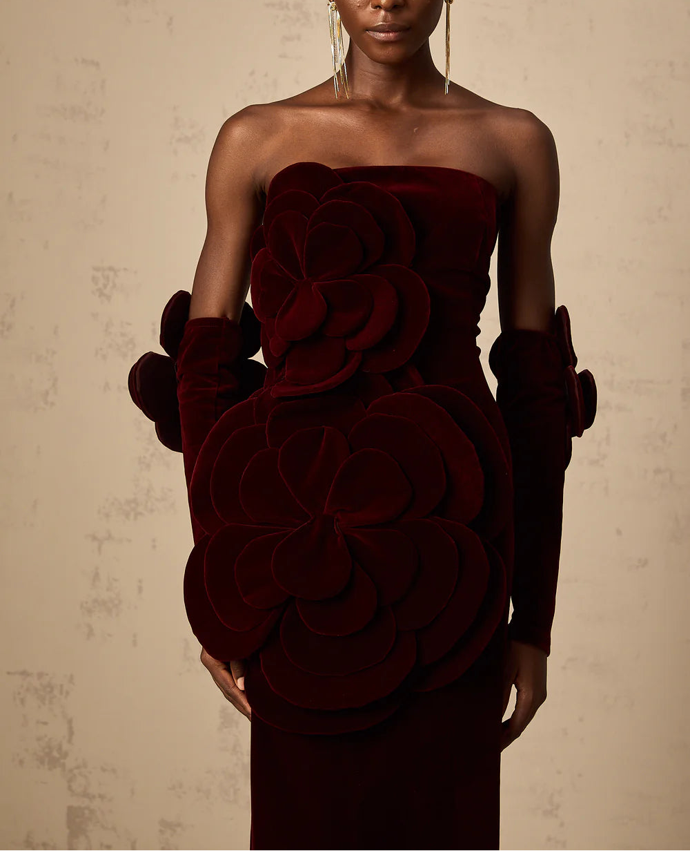 strapless velvet column dress with sculpted floral appliqué – BORDEAUX