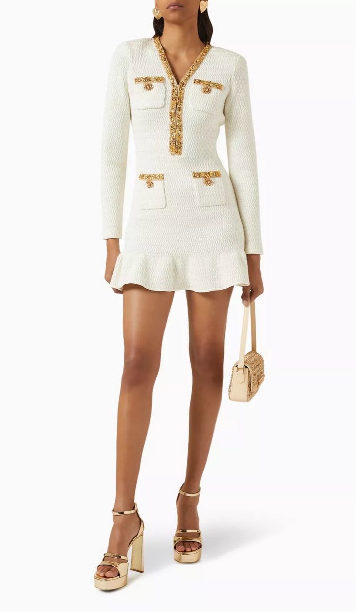 فستان قصير محبوك بأكمام طويلة وحواف ذهبية – فينيوني
