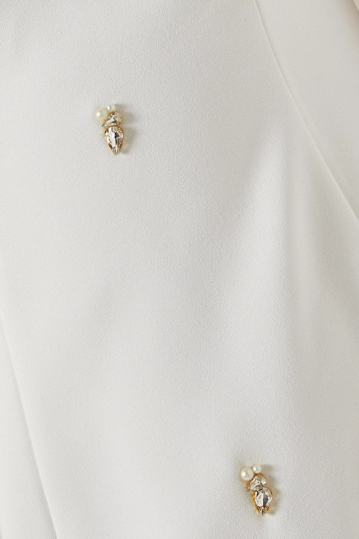 فستان كيب مزين بلمسات من الكريستال – ثرييي