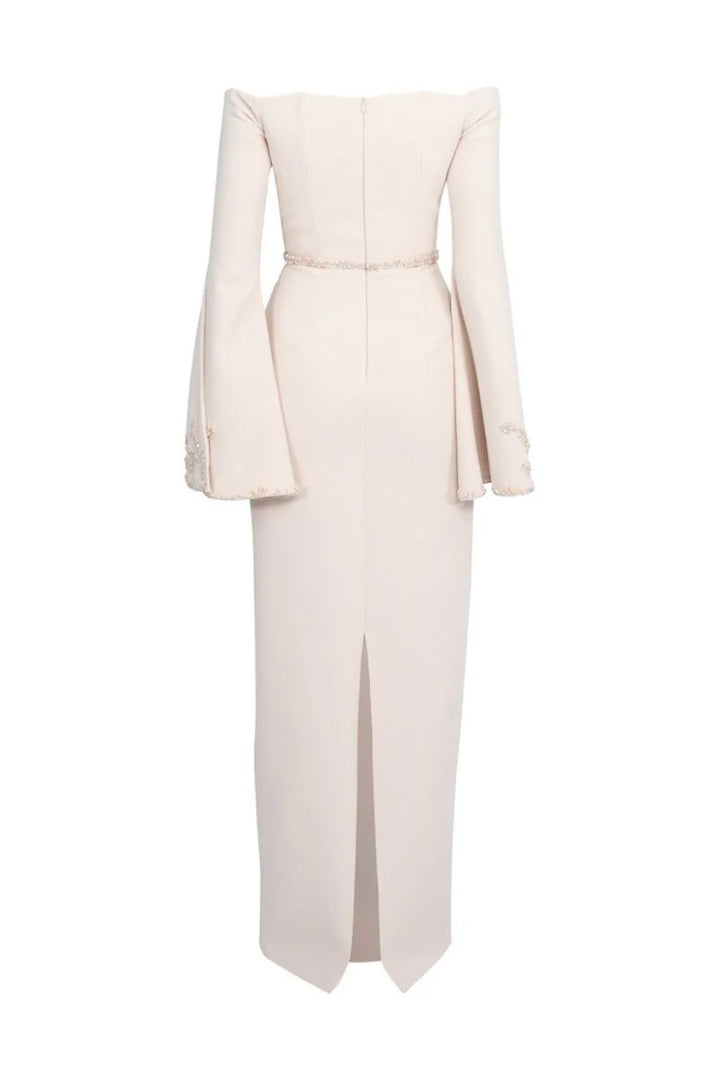 فستان عمودي مكشوف الكتفين بأكمام واسعة مطرزة – احمرار