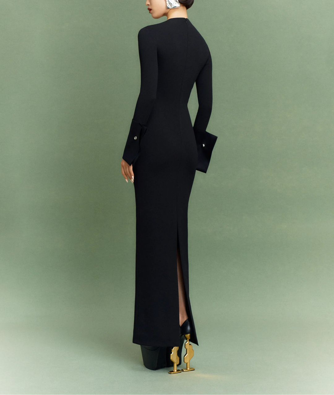 long-sleeve column dress with structured flared cuffs – CHLOE