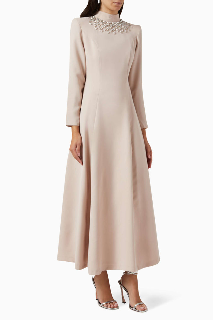 فستان مزين برقبة عالية وقصة A – سيليست