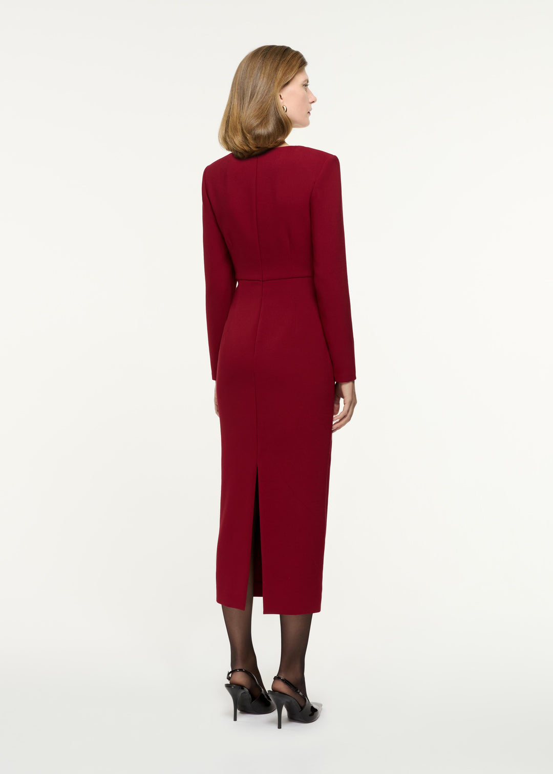 فستان غمد بأكمام طويلة مع تفاصيل خط رقبة منسدلة – روبينا