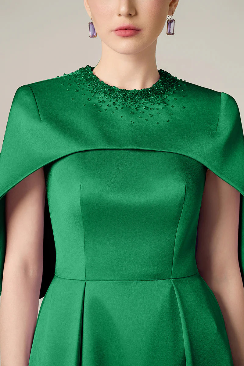 فستان كيب مزخرف من الساتان الزمردي – فيرديلا