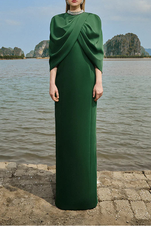 فستان عمودي برقبة عالية مع غطاء رأس منسدل – فيرديه