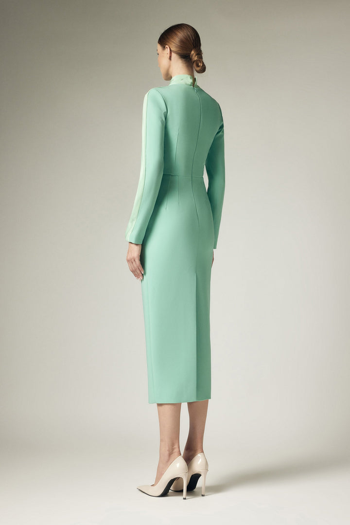 فستان غمد برقبة عالية وكتف منسدلة – أسليك