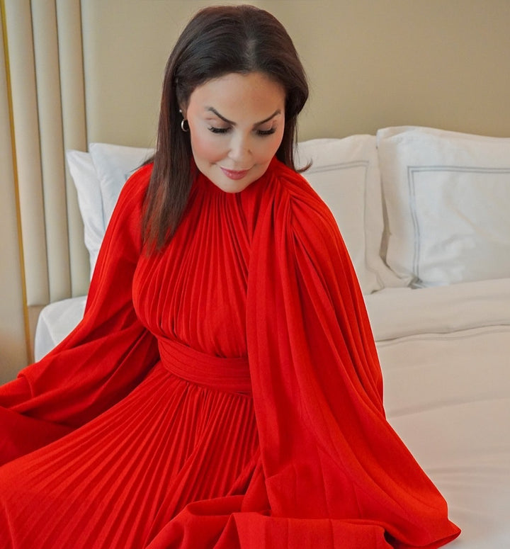 Pleated dress with maxi sleeves