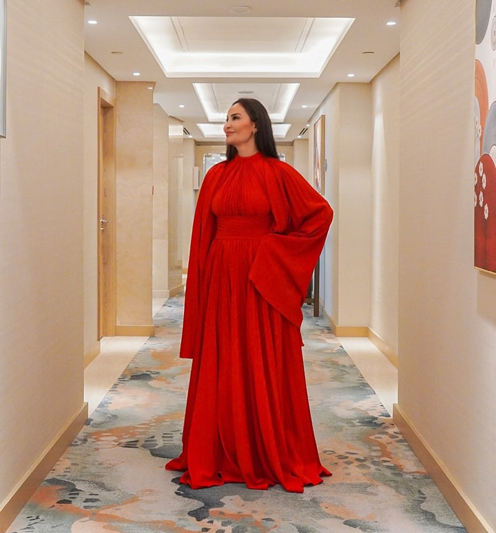 Pleated dress with maxi sleeves