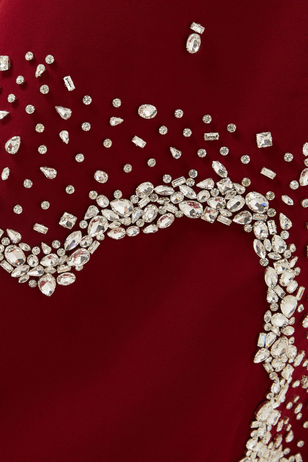 فستان مزين بأكمام طويلة مع لمسات من الكريستال - روبي