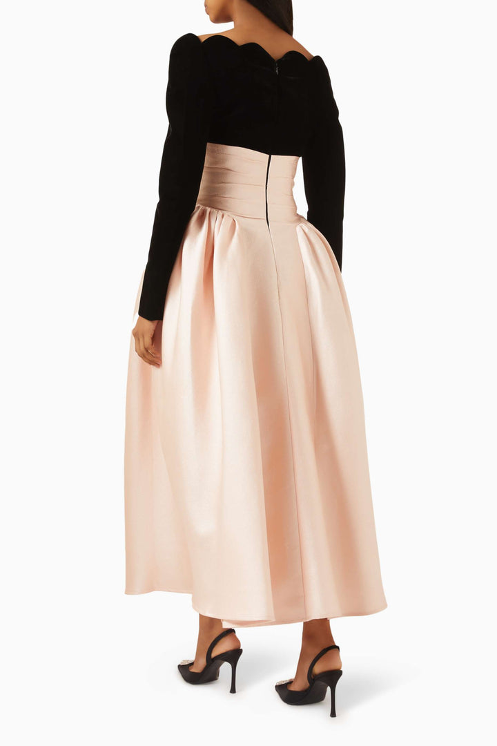 فستان كورسيه مخملي مع تنورة مطوية من الساتان – إيلودي