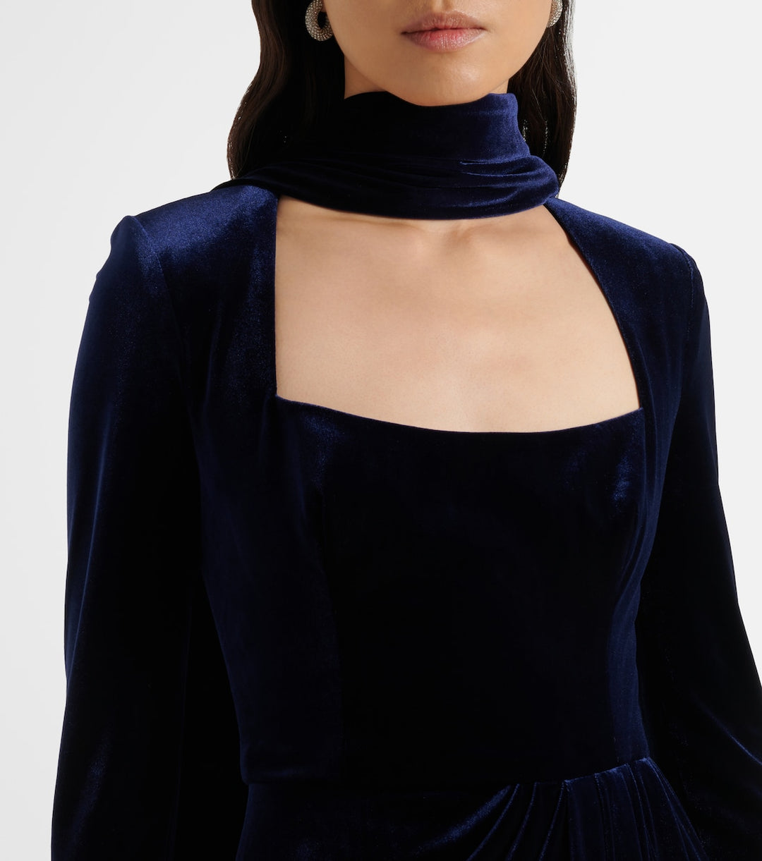 Long-sleeve velvet gown with square neckline and draped waist – NOCTURNE