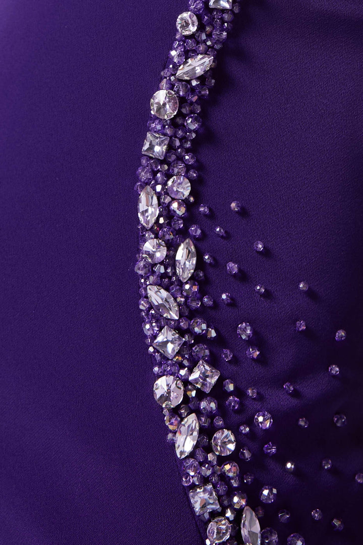 فستان مزين برقبة مربعة وخرز محيطي – فيوليتا