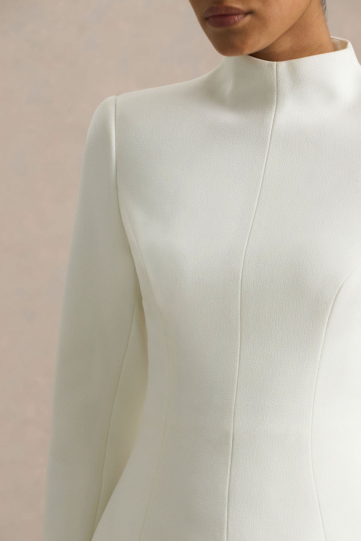 فستان منظم بأكمام طويلة وخصر منحوت – أورورا