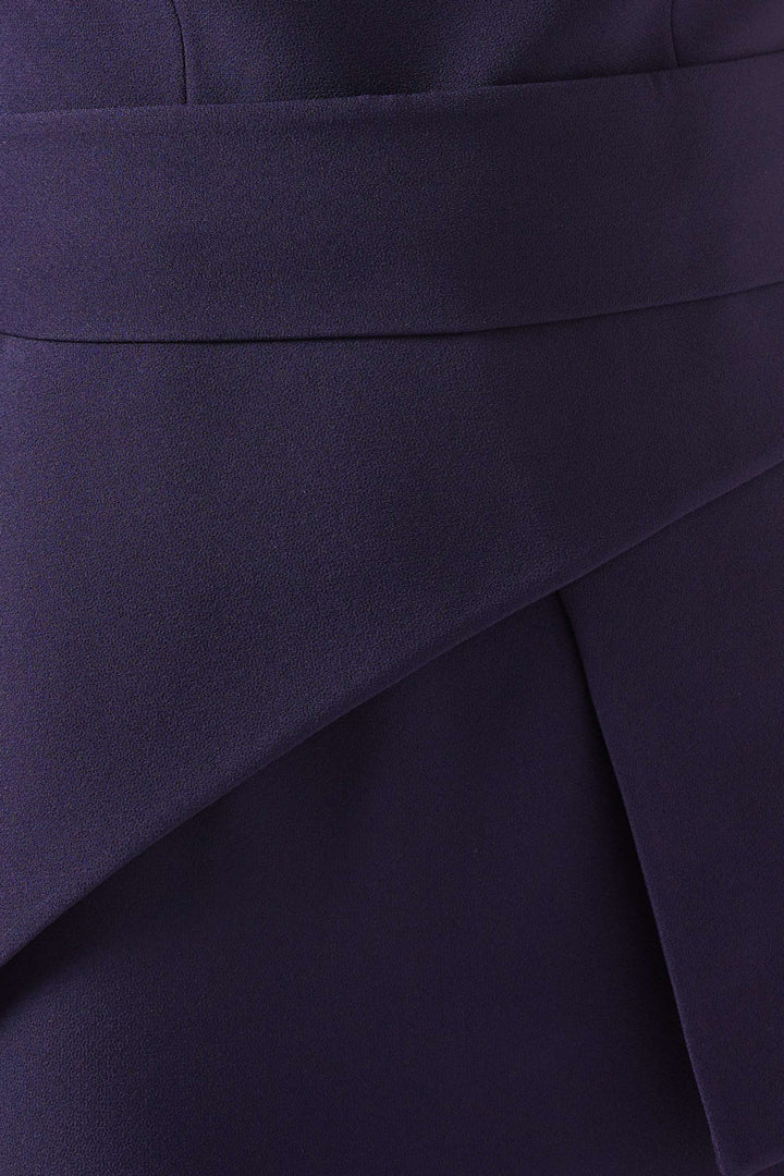 فستان بأكمام طويلة وخصر منقوش – نوار