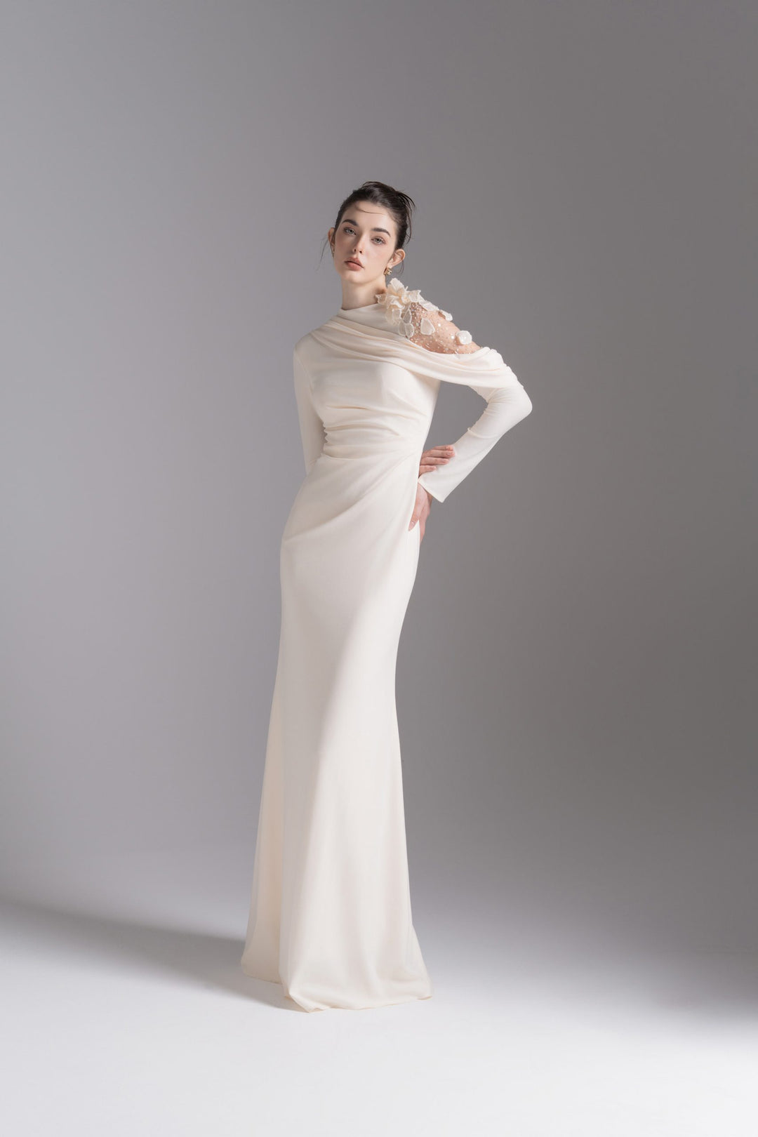 فستان مزين غير متماثل على الكتف – موسيقى ليلية