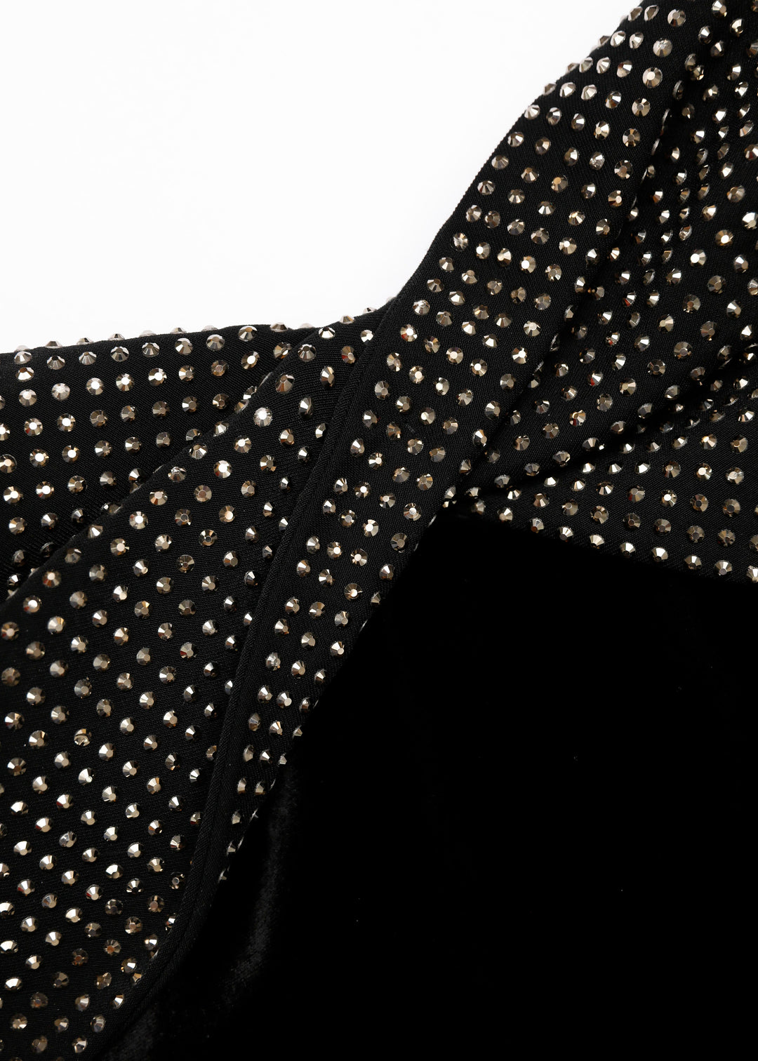 فستان مخملي بدون حمالات مع صدّار مزخرف على شكل قلب – موسيقى ليلية