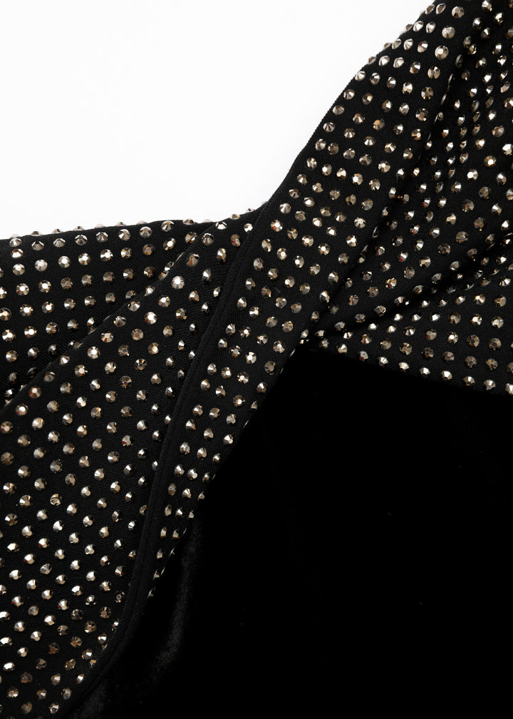 فستان مخملي بدون حمالات مع صدّار مزخرف على شكل قلب – موسيقى ليلية