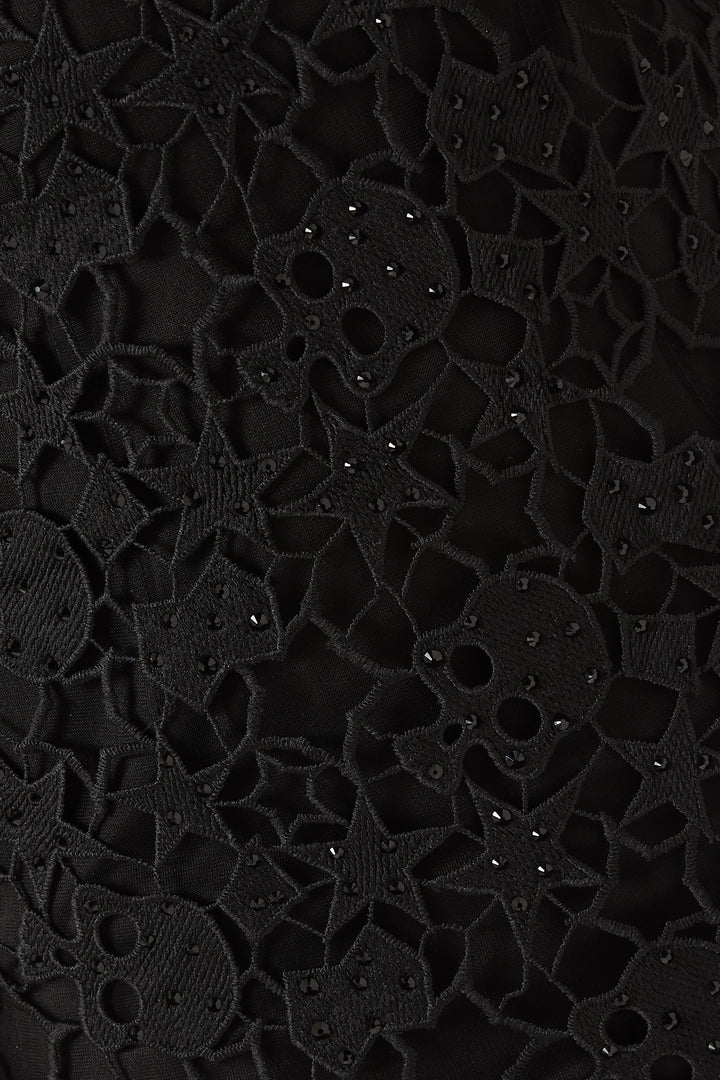 فستان دانتيل بأكمام طويلة وتفاصيل شفافة – ويلين