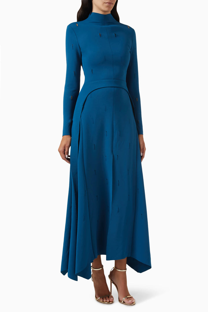 فستان بياقة عالية وأكمام طويلة وشق أمامي – روبينا