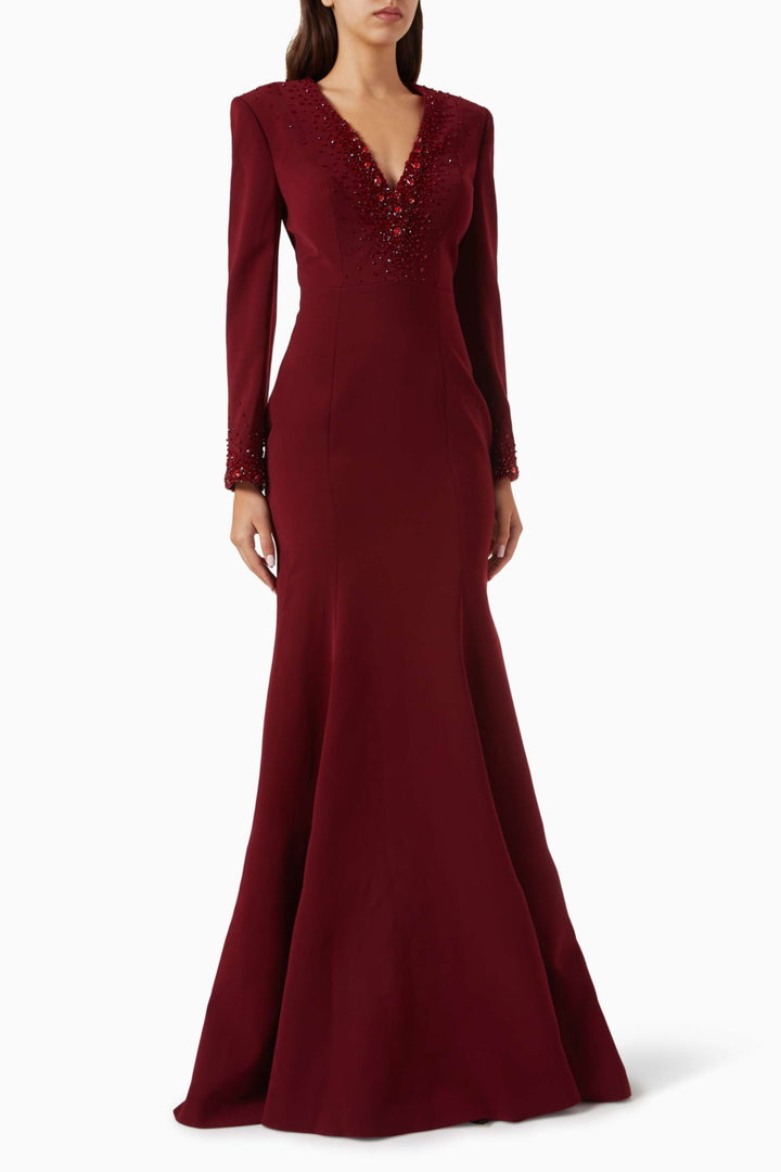 فستان حورية البحر مزين بفتحة رقبة على شكل حرف V – سكارليتا