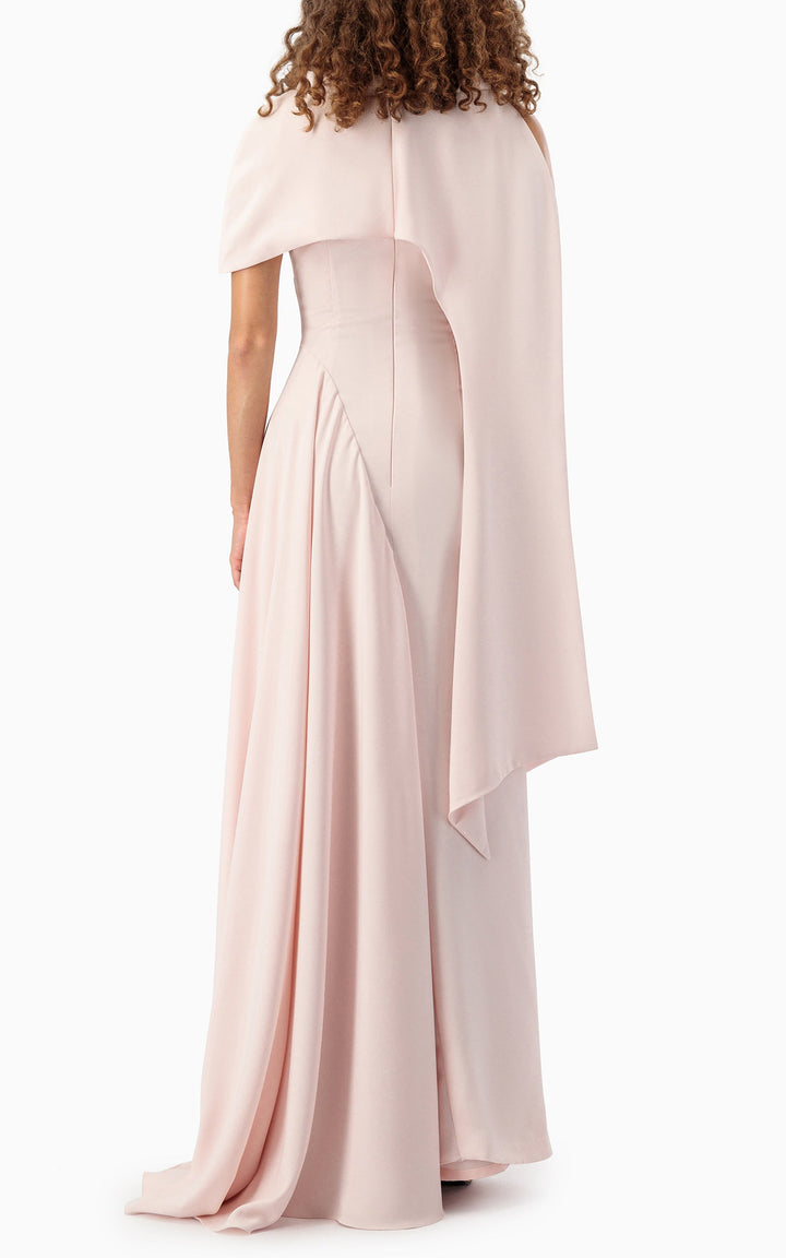 فستان منسدلة غير متماثل مع عباءة منحوتة على الكتف – نوير