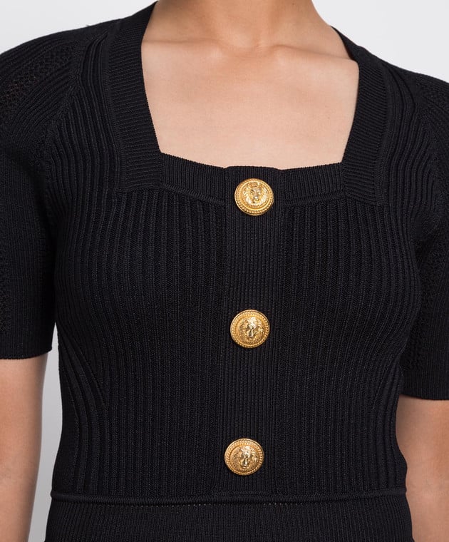 فستان متوسط ​​الطول محبوك بأكمام قصيرة وأزرار ذهبية – أورارلي