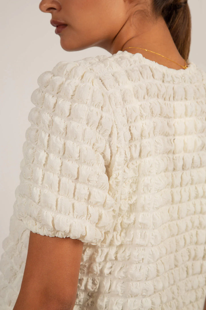 Textured short-sleeve top with 3D waffle fabric – IVETTA