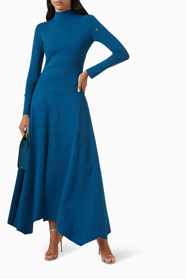 فستان بياقة عالية وأكمام طويلة وشق أمامي – روبينا