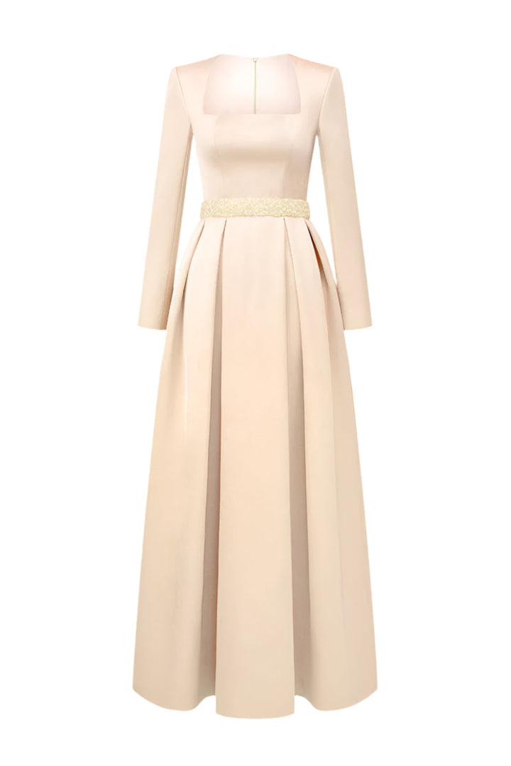 فستان ساتان برقبة مربعة وخصر مزين – إليانا