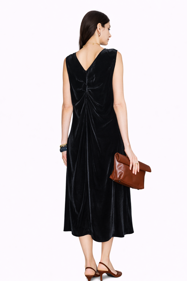 sleeveless velvet midi dress with clean neckline – VELORA