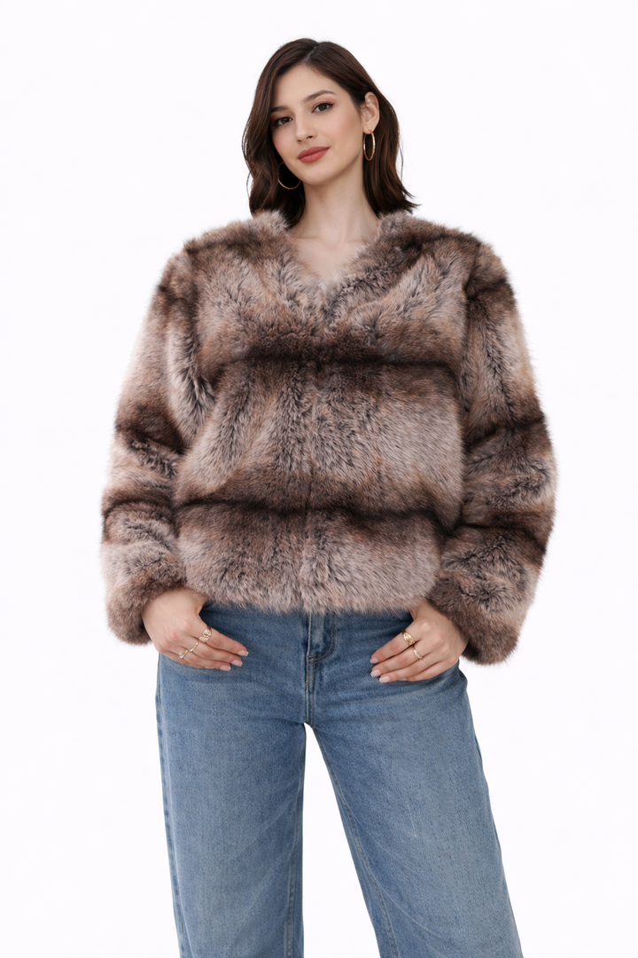 فستان ماكسي أبيض مطرز بحافة مزينة بشراشيب - أزورا