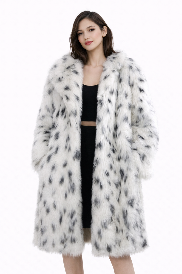 فستان ماكسي أبيض مطرز بحافة مزينة بشراشيب - أزورا