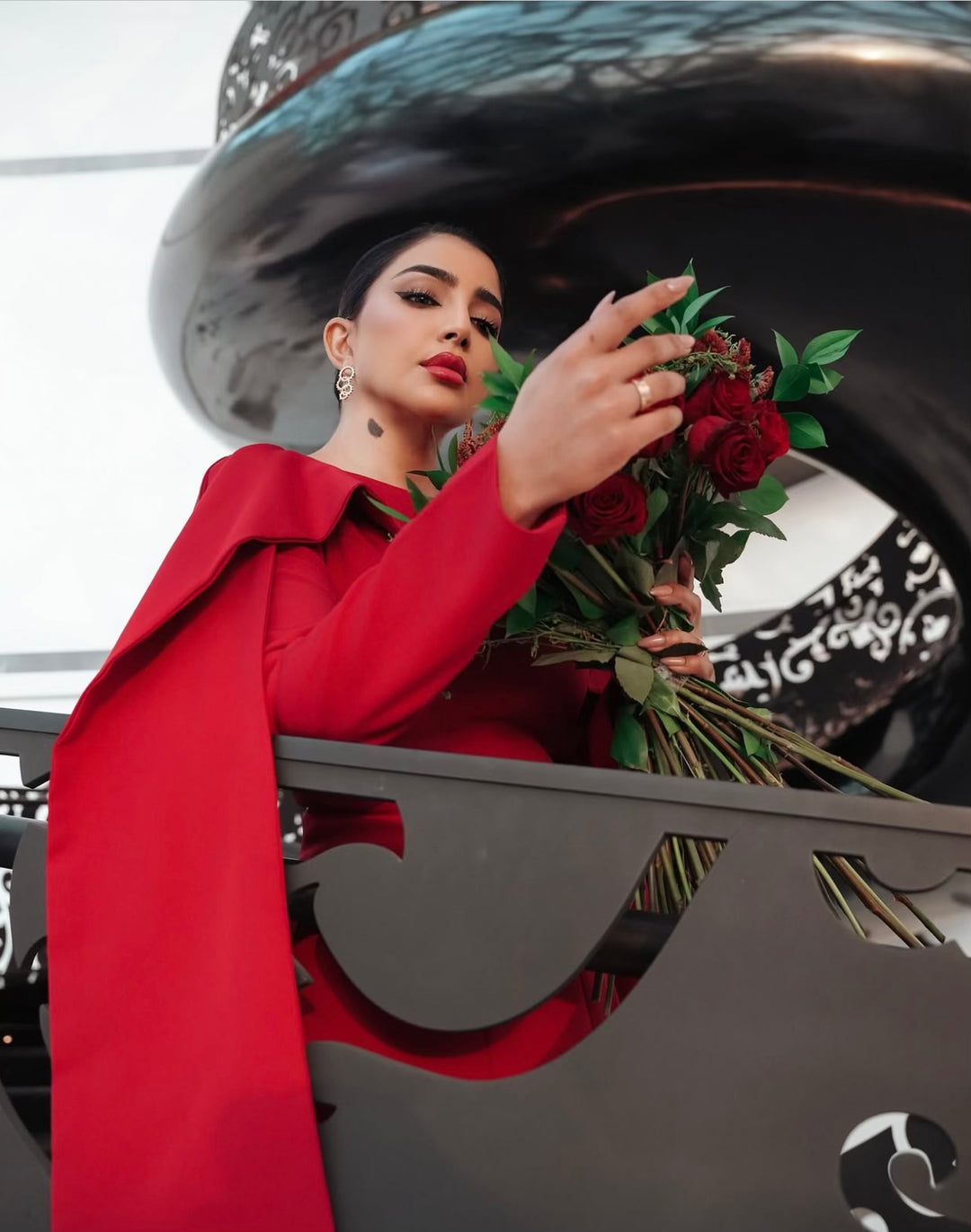 long-sleeve sequin-speckled column gown – Jevako