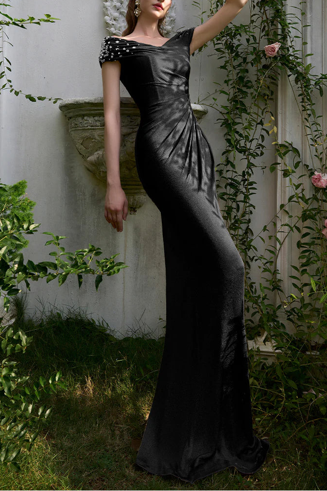 فستان عمودي مكشوف الكتفين بأكمام مزينة – نوار