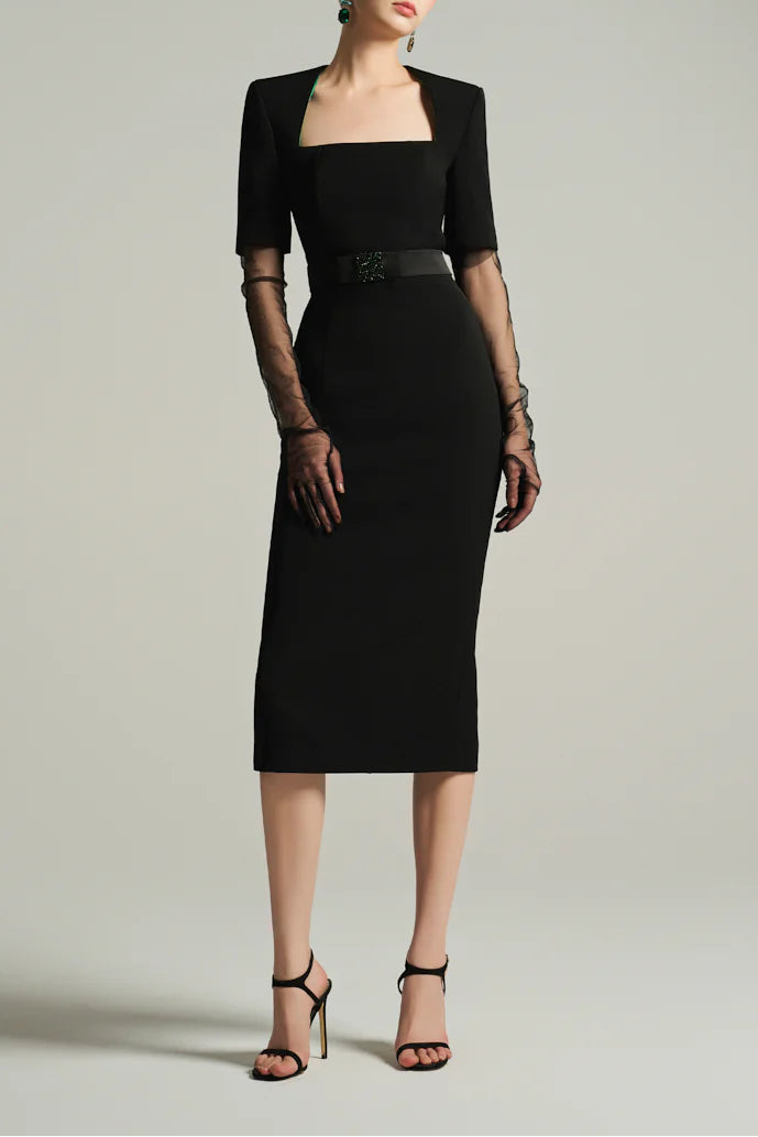 فستان متوسط ​​الطول برقبة مربعة وأكمام شفافة – نوار