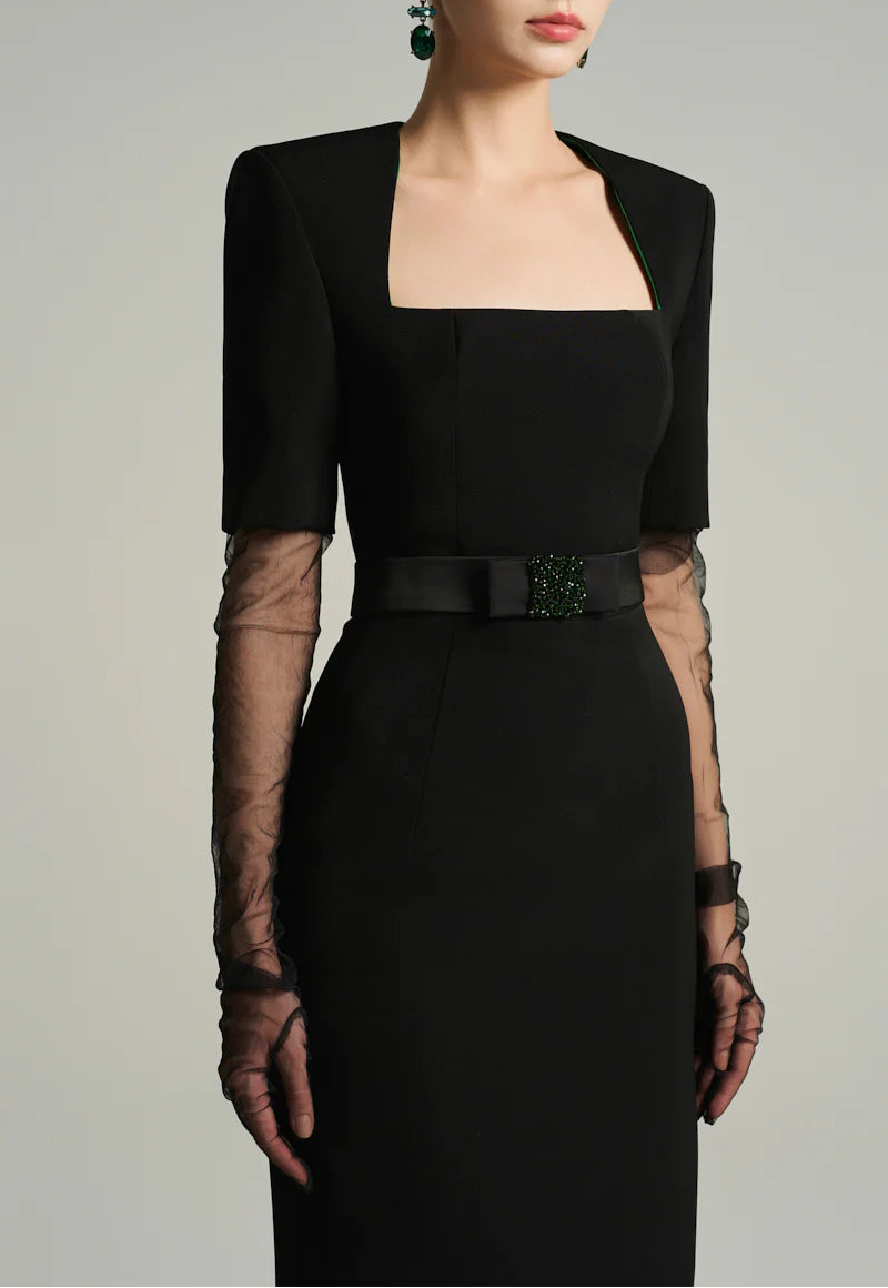 فستان متوسط ​​الطول برقبة مربعة وأكمام شفافة – نوار