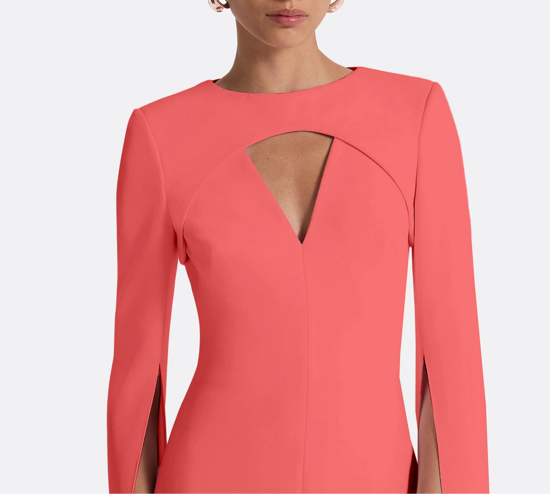 فستان بأكمام كاب وفتحة رقبة على شكل ثقب المفتاح – كوراليا