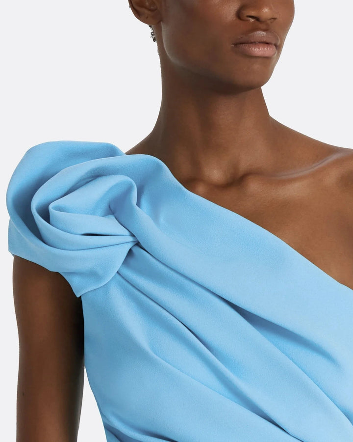 فستان ميدي منسدل بكتف واحد وتفاصيل زهور – سكايلا