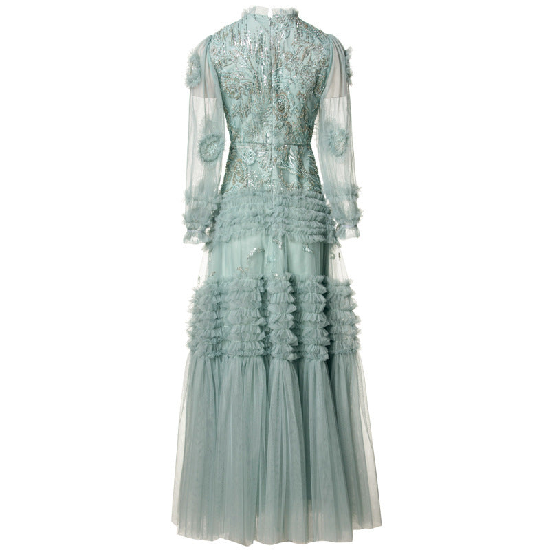 فستان من التول المطرز مع تنورة بكشكشة متعددة الطبقات – الصفاء