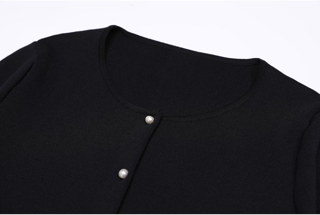 cropped tweed jacket with pearl-embellished pockets – DARAXI