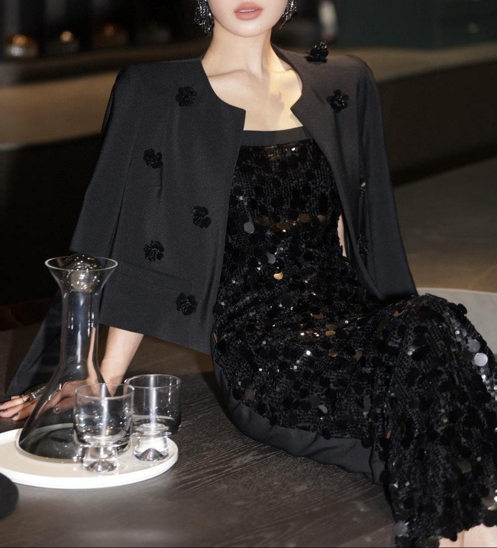 فستان عمودي بدون أكمام مزين بالترتر مع سترة قصيرة مزينة – أورورا