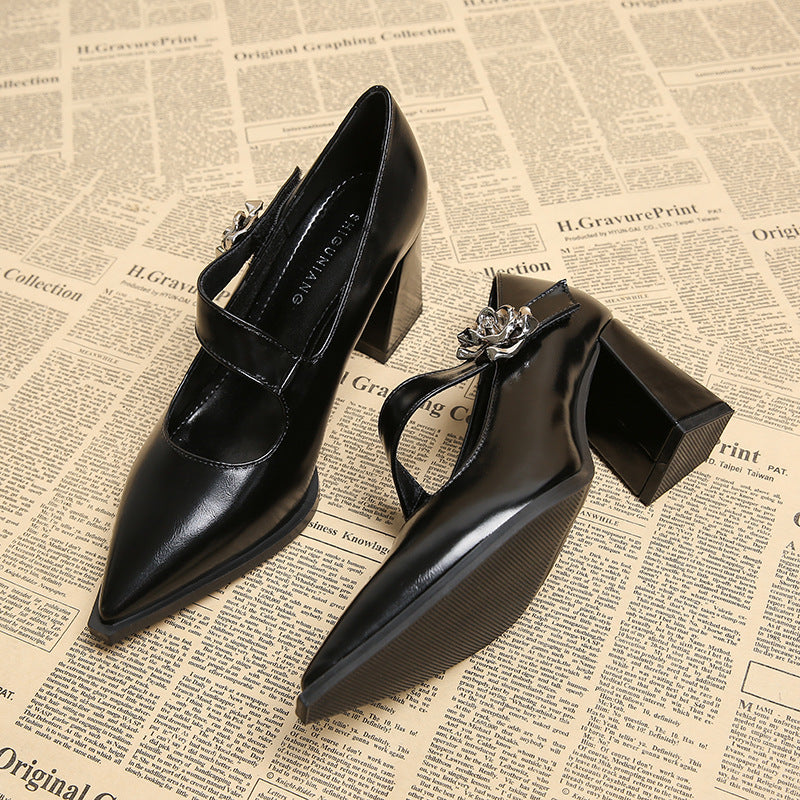 pointed toe block heels with floral strap detail – CAMILAQLI