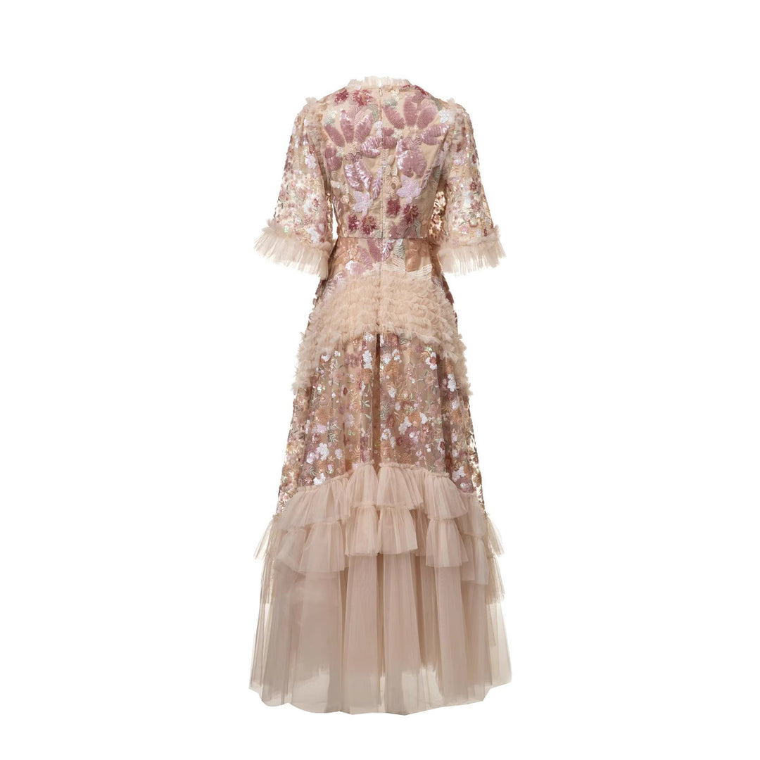 فستان من التول مطرز بالترتر مع تنورة بكشكشة متعددة الطبقات – لوميارا